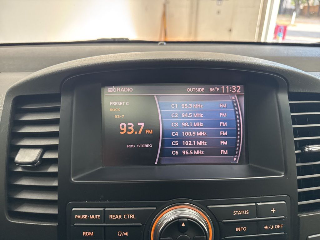 2008 Nissan Pathfinder LE photo 25