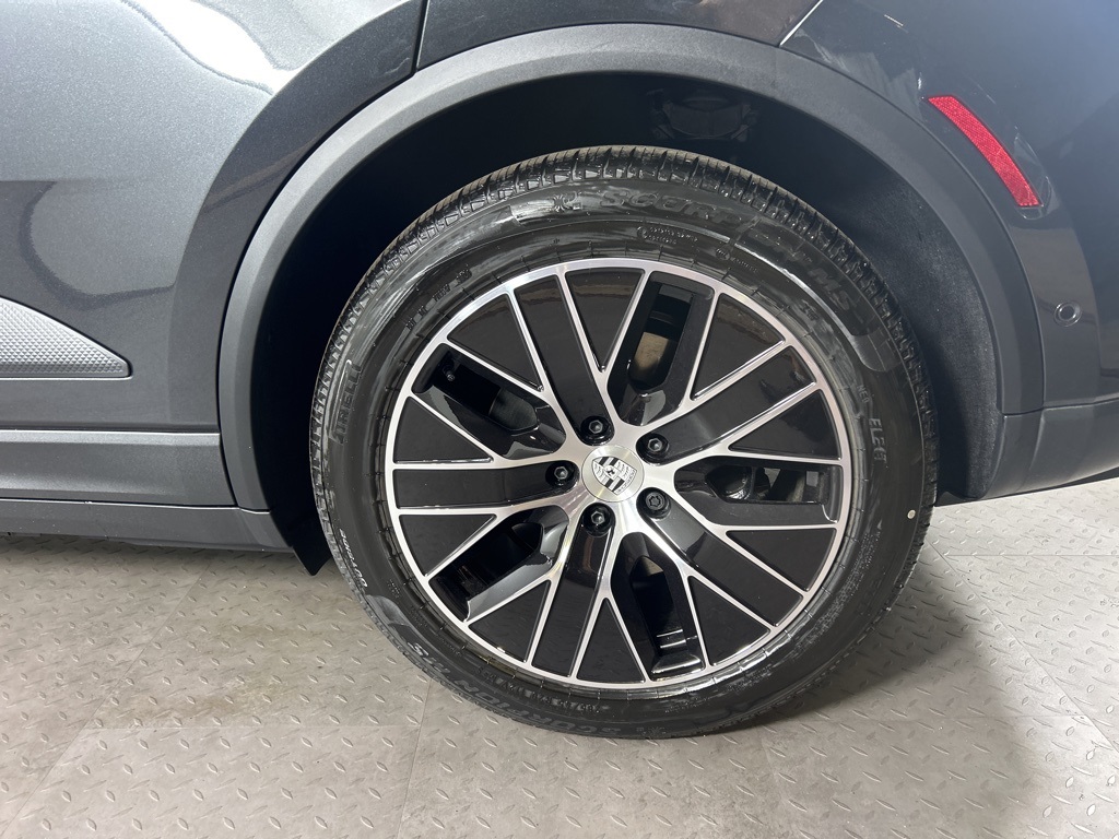 2025 Porsche Macan Electric 4 photo 8