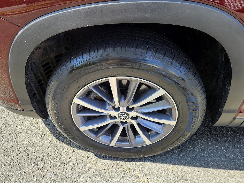 2019 Toyota Highlander XLE photo 19