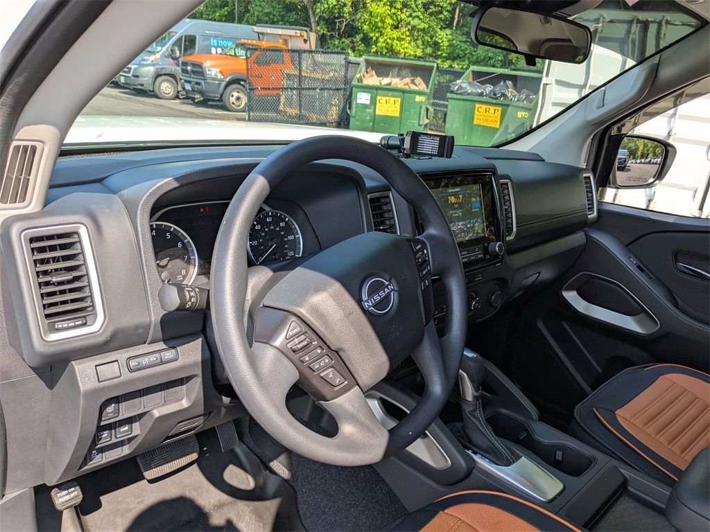 2024 Nissan Frontier SV photo 11