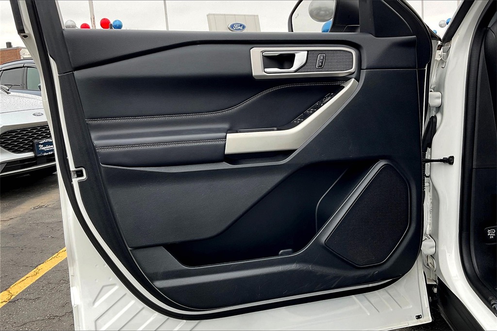 2022 Ford Explorer XLT photo 19