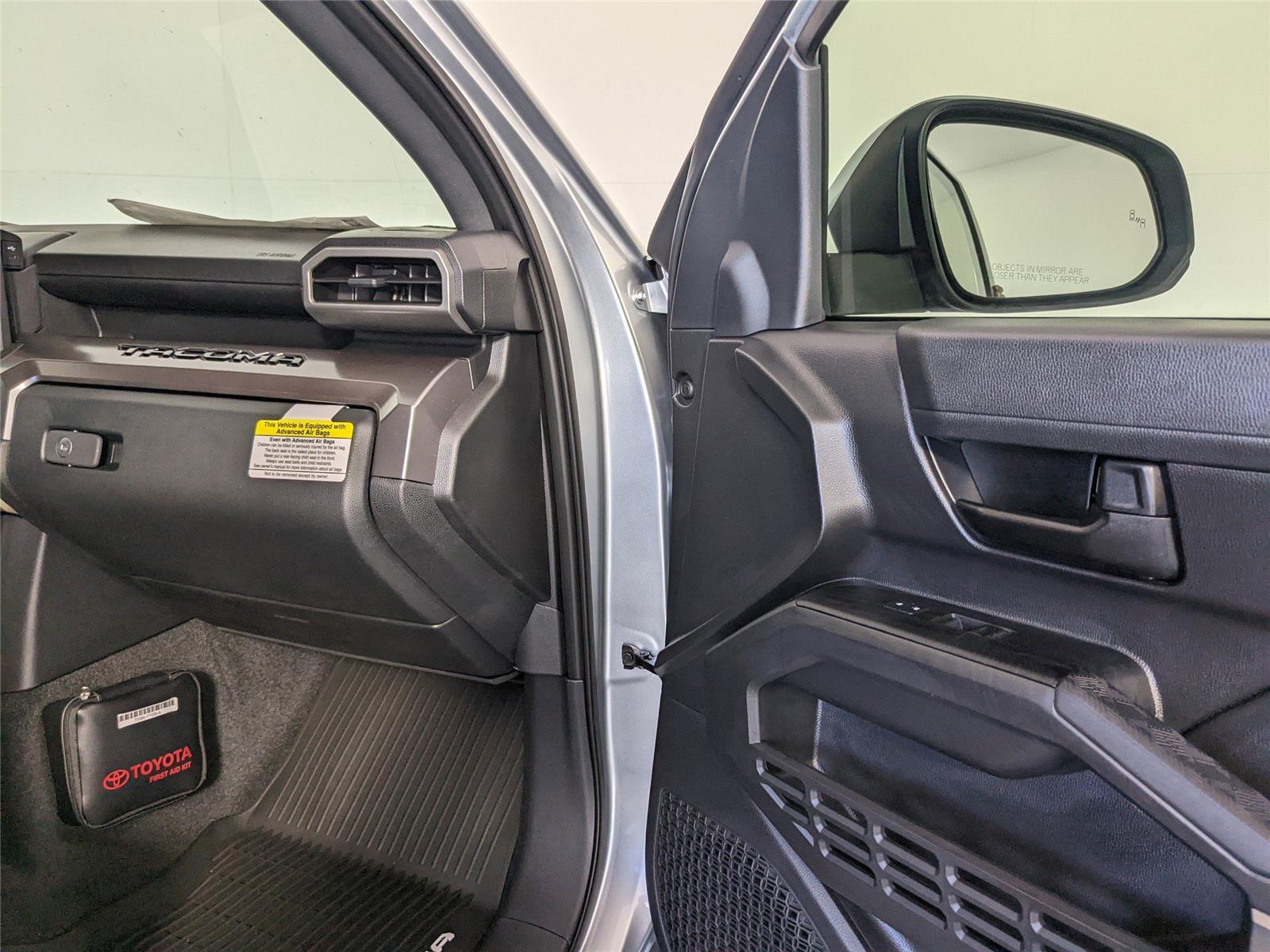 2025 Toyota Tacoma SR5 Double Cab photo 3