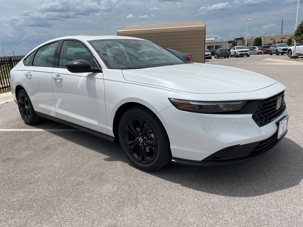 2025 Honda Accord SE photo 2