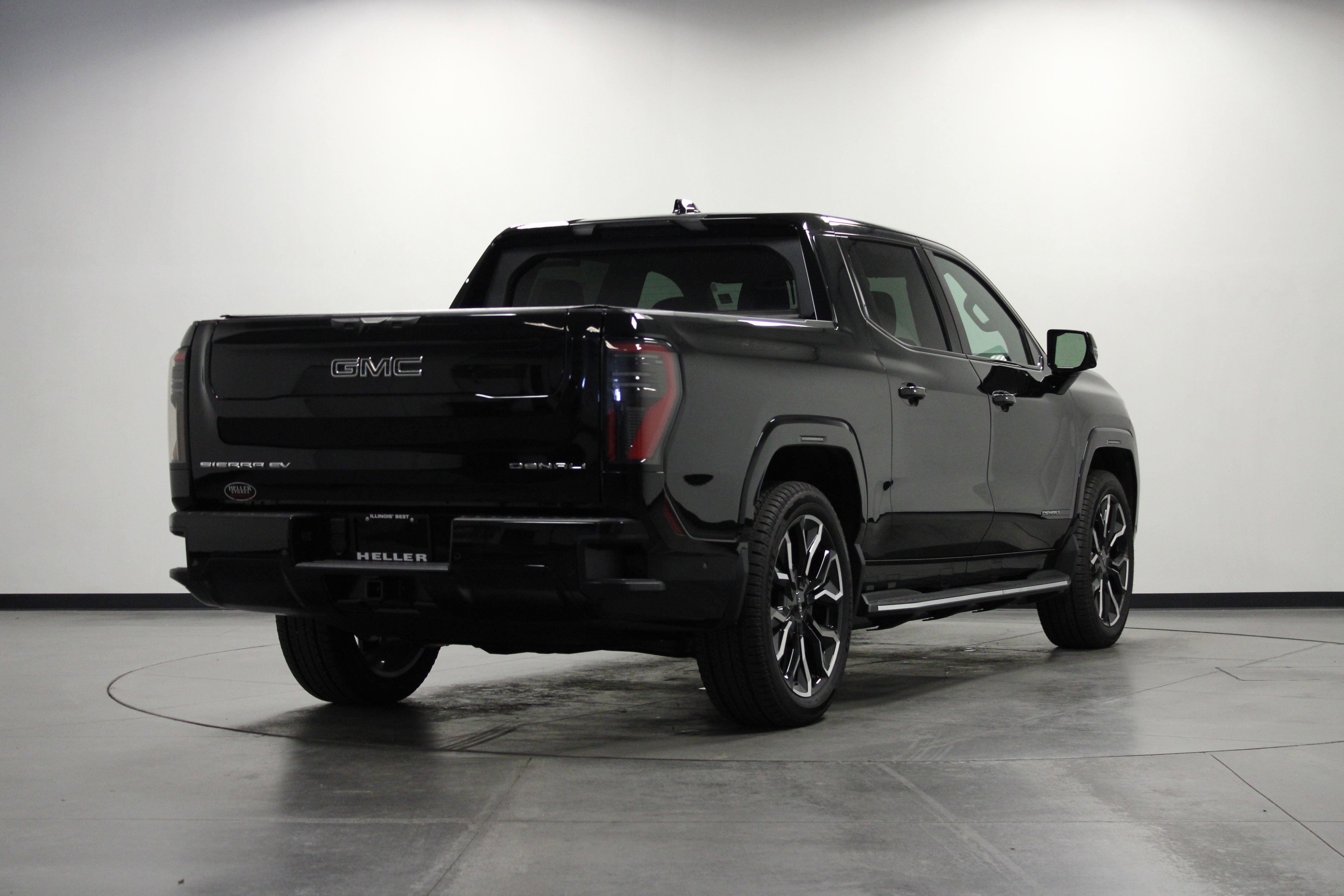 2025 Gmc Sierra EV Denali photo 2