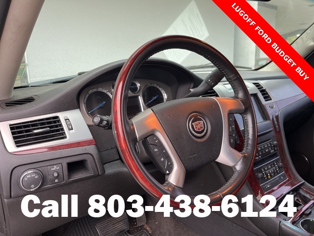 2011 Cadillac Escalade Premium photo 3
