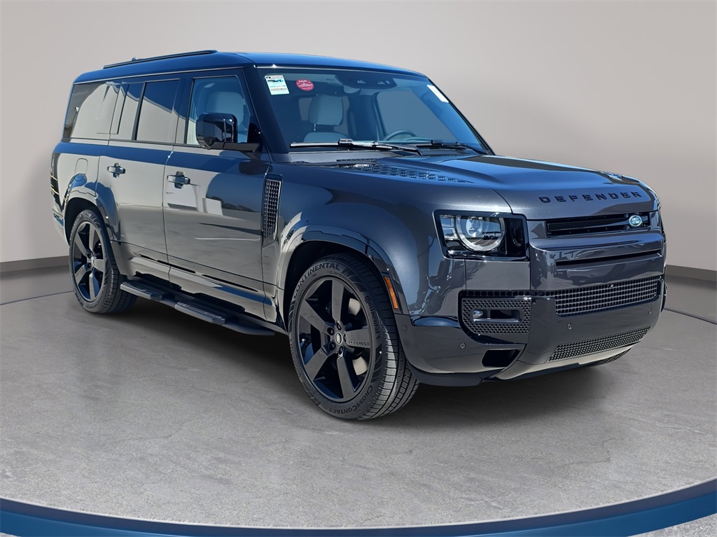 2025 Land Rover Defender 130 X-Dynamic SE photo 3