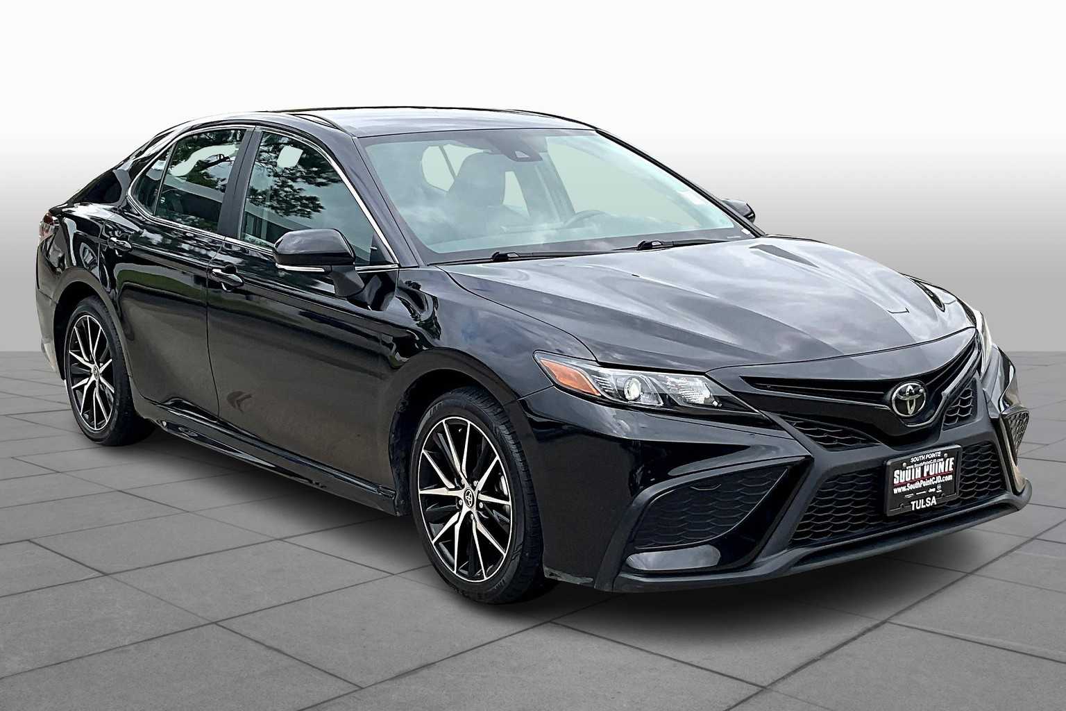2024 Toyota Camry SE photo 2