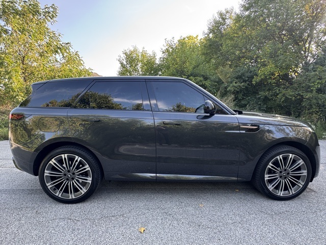 2024 Land Rover Range Rover Sport SE photo 5