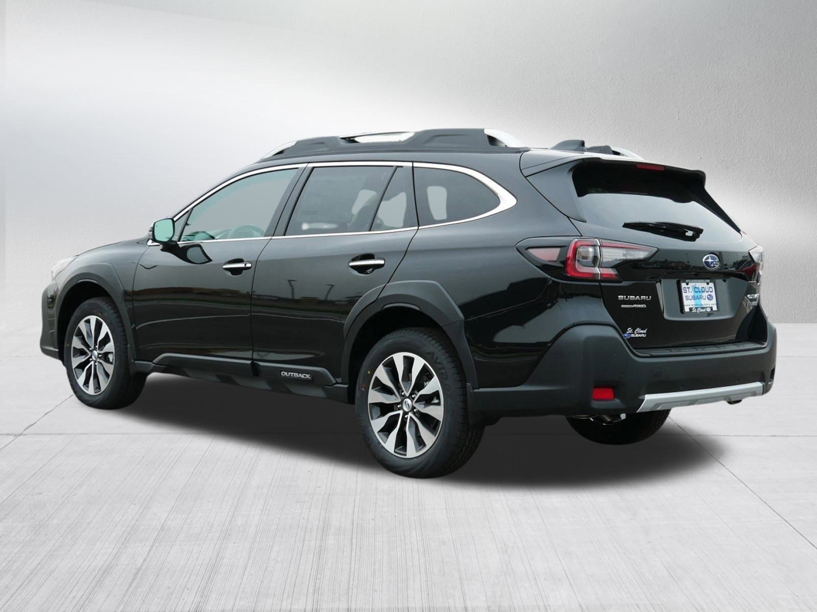 2025 Subaru Outback Touring XT photo 3