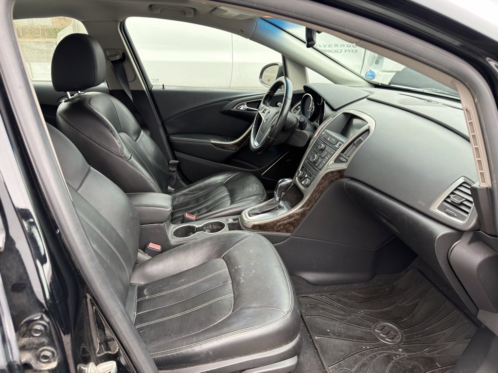 2012 Buick Verano Leather photo 2