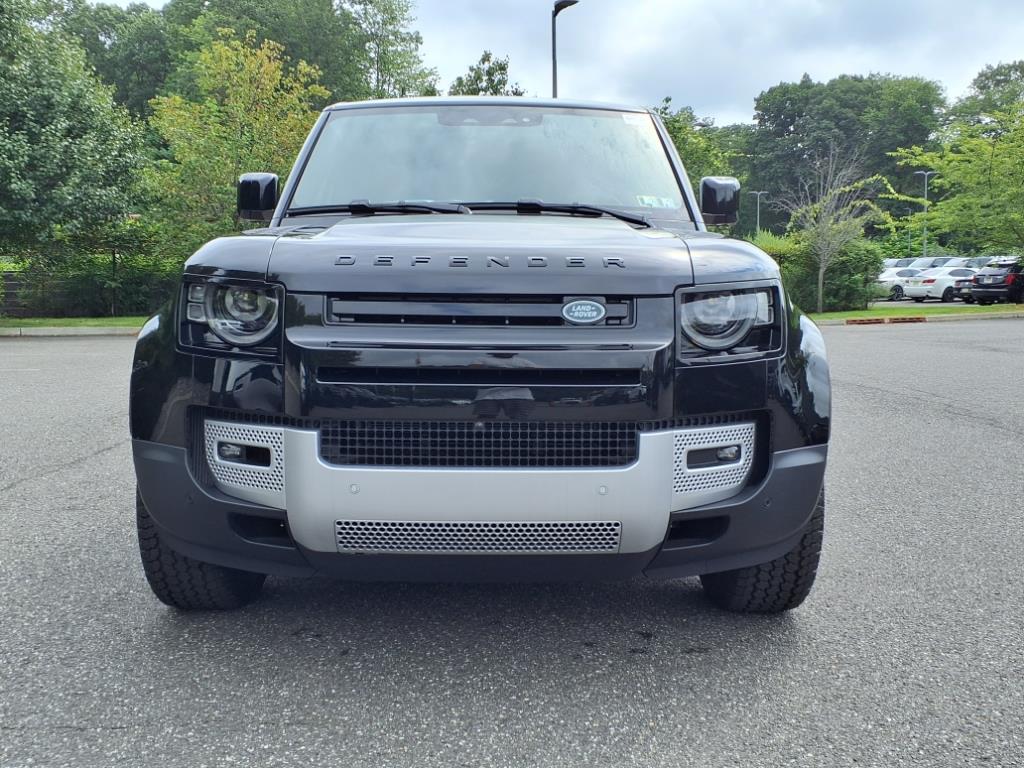 2025 Land Rover Defender 110 S photo 24