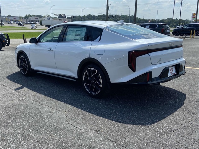 2025 Kia K4 GT-Line photo 3
