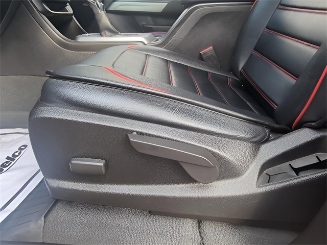 2022 Chevrolet Colorado LT photo 12