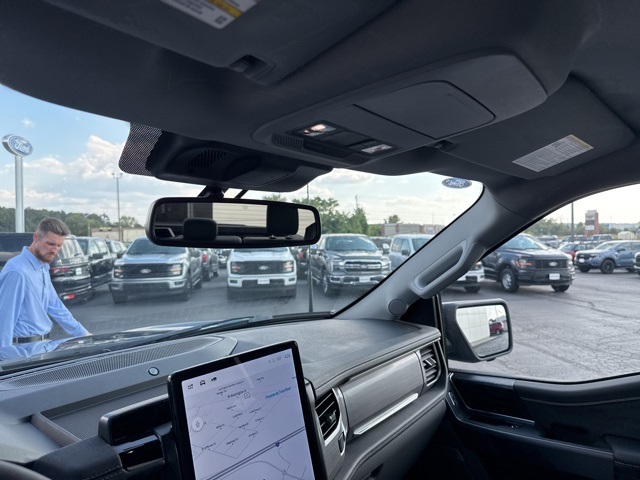 2025 Ford F-150 Lightning photo 20
