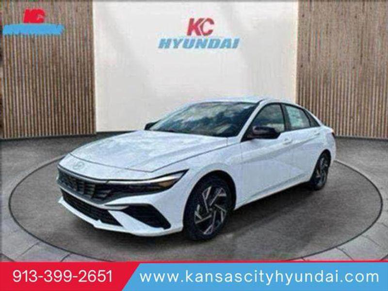 2025 Hyundai Elantra Blue's photo