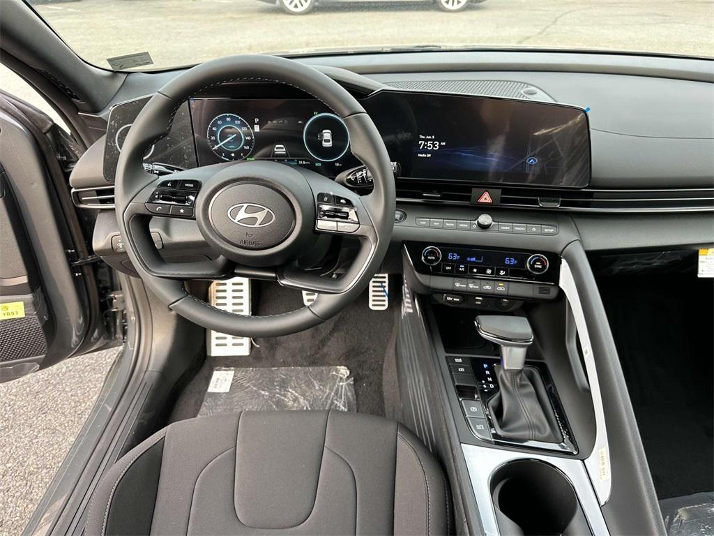 2025 Hyundai Elantra Hybrid SEL Sport photo 2