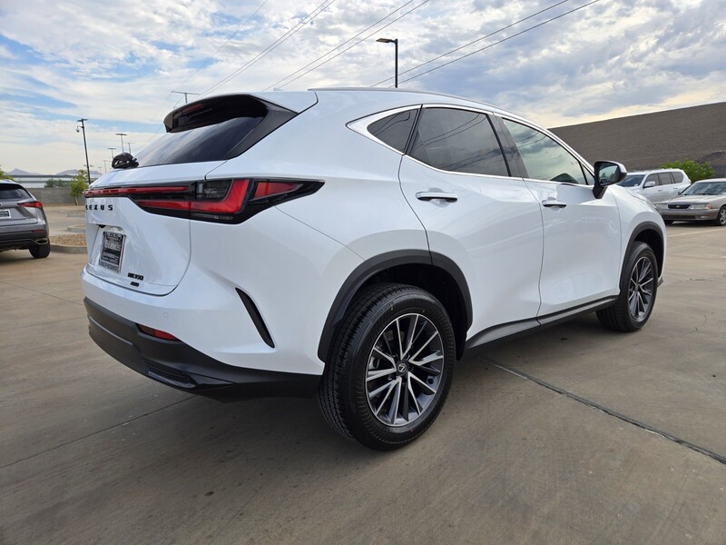 2026 Lexus NX 350 photo 3