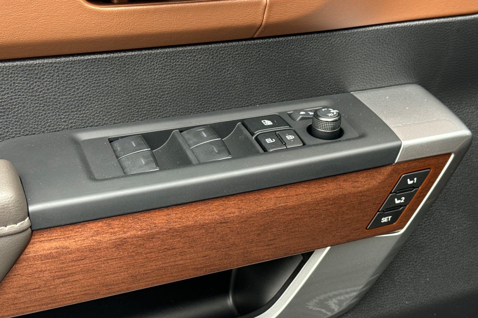 2025 Toyota Tundra 1794 Edition CrewMax photo 12