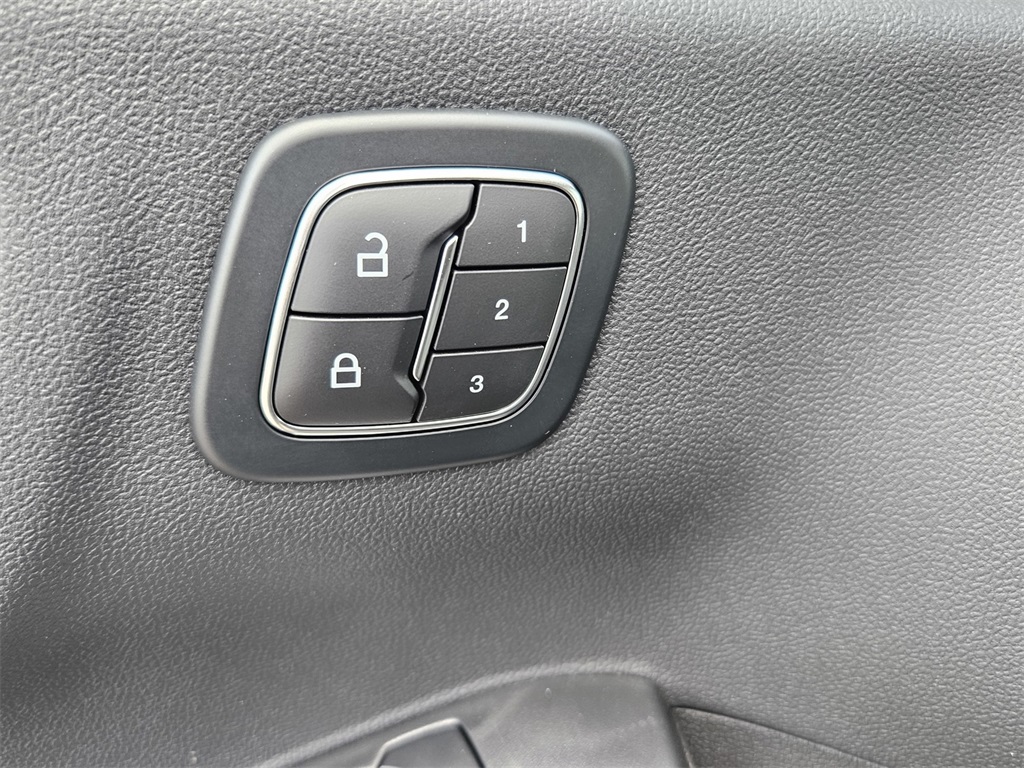 2025 Ford Escape Plug-In Hybrid photo 12