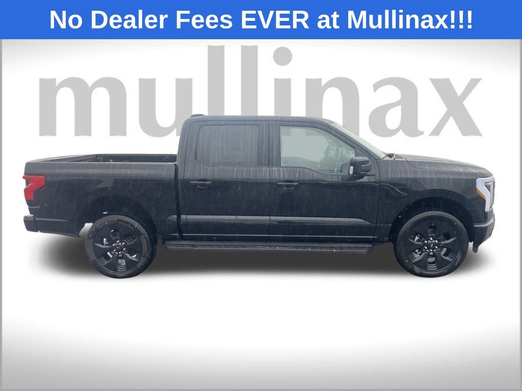 2025 Ford F-150 Lightning Platinum photo 2