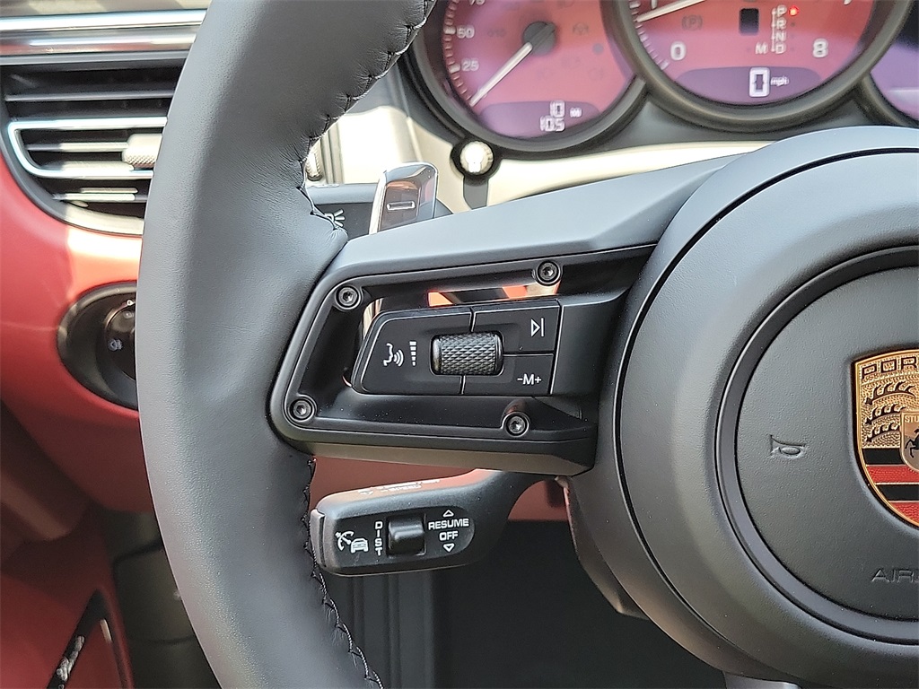 2025 Porsche Macan GTS photo 12