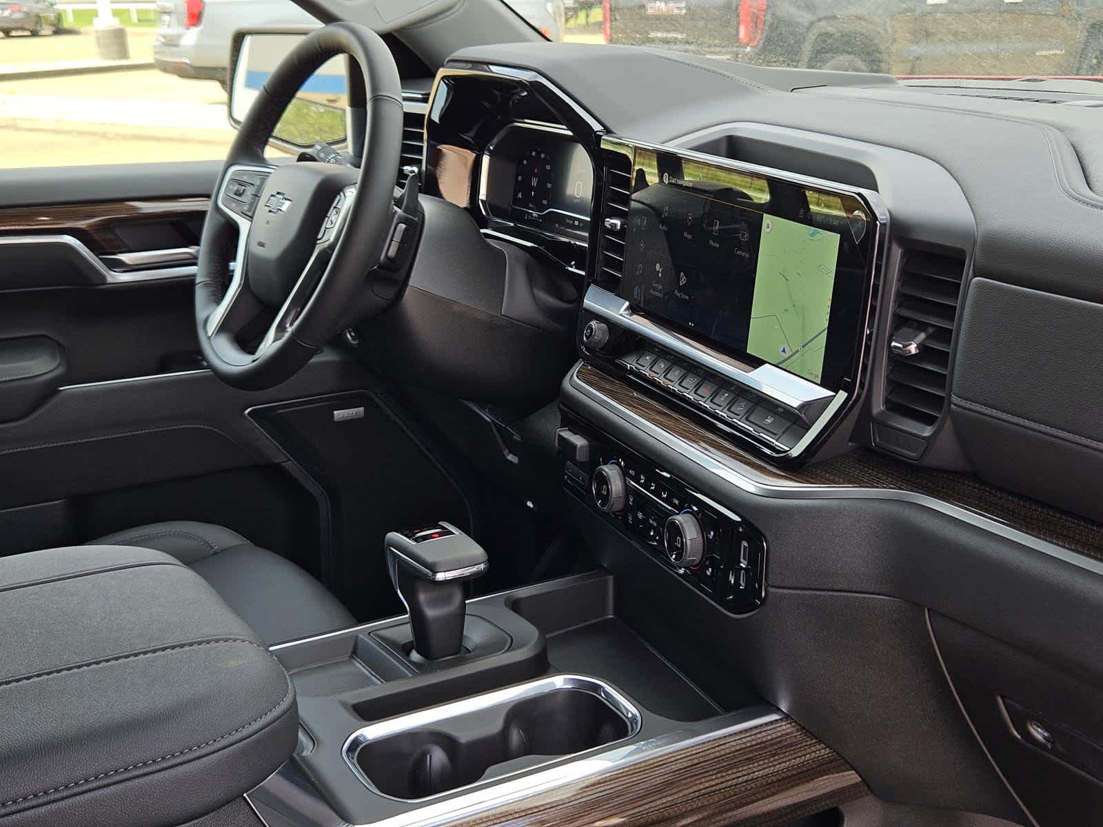 2025 Chevrolet Silverado 1500 RST photo 9