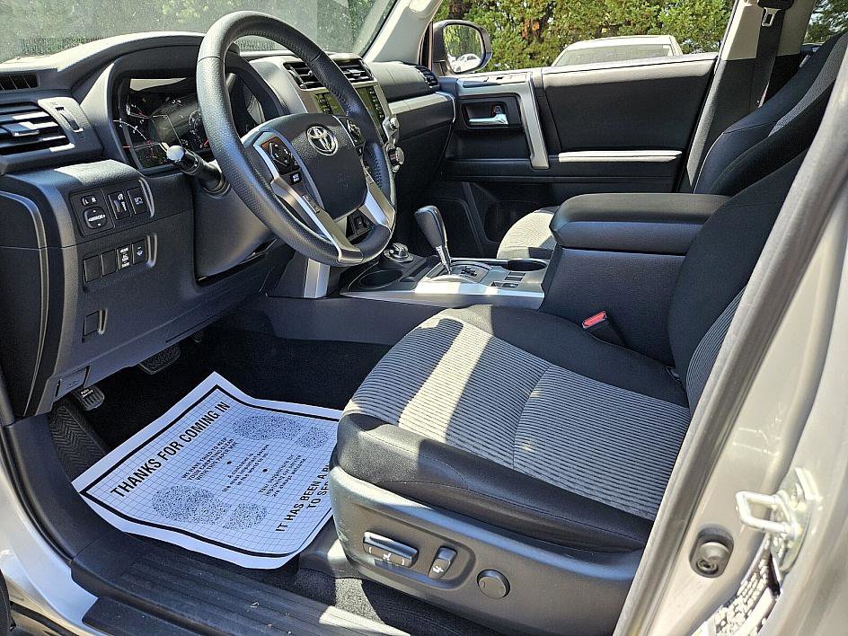 2024 Toyota 4Runner SR5 4WD photo 6
