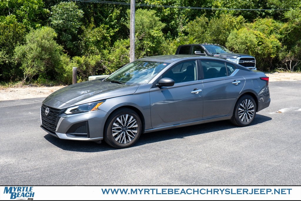 2024 Nissan Altima 2.5 SV photo 2