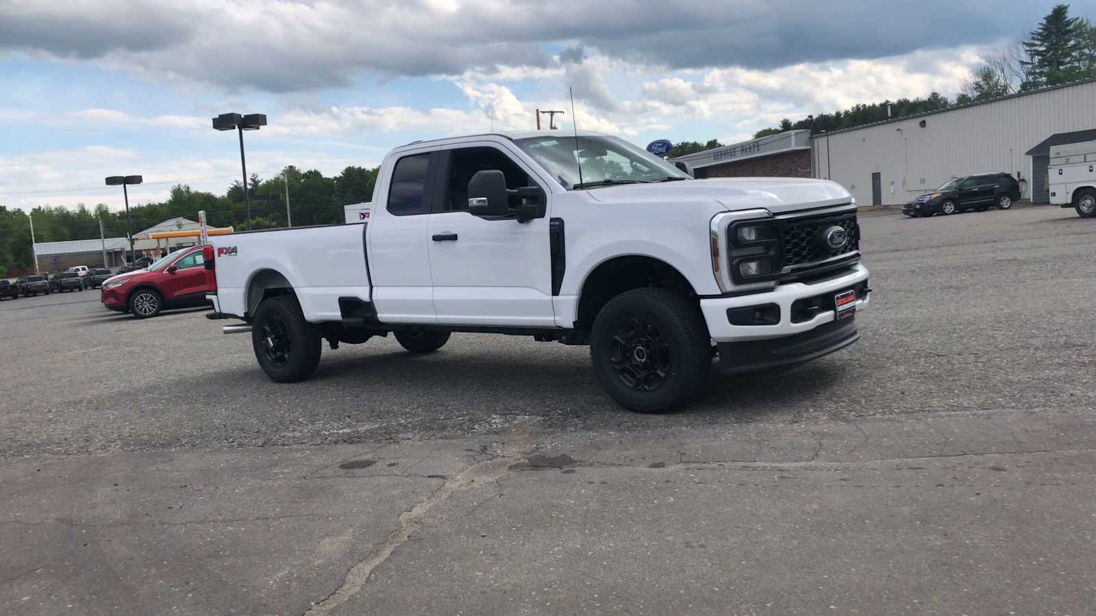 2025 Ford F-350 XL photo 2