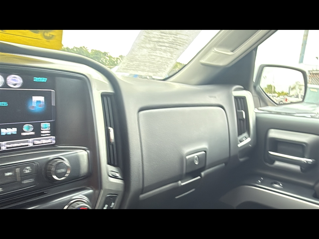2018 Chevrolet Silverado LT photo 15