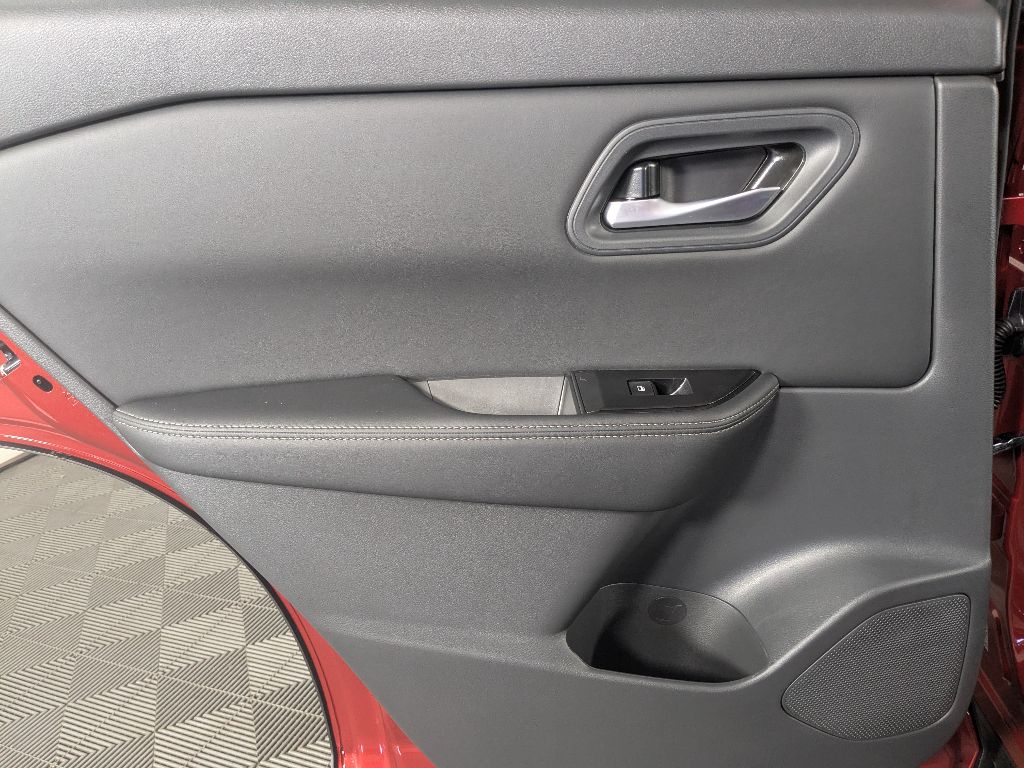 2026 Nissan Rogue SV photo 12