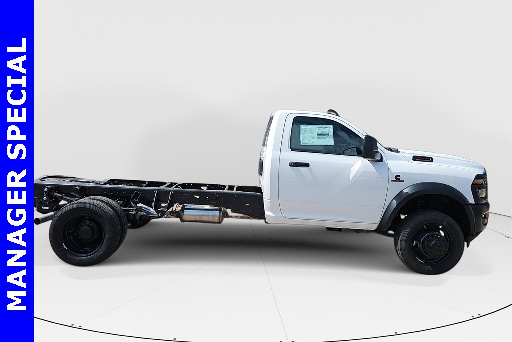 2025 Ram 4500 Tradesman photo 2