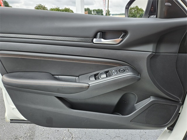 2022 Nissan Altima 2.5 SR photo 28