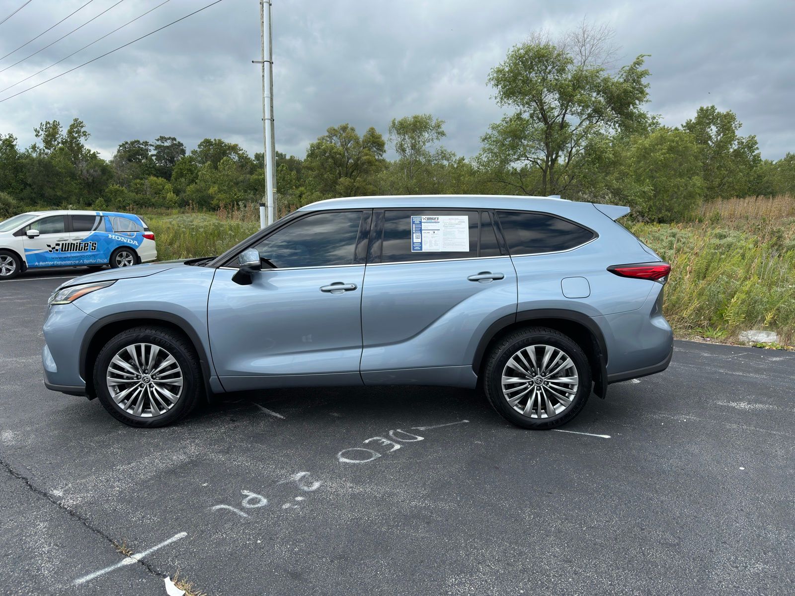 2020 Toyota Highlander Platinum photo 3
