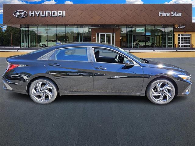 2025 Hyundai Elantra SEL Sport photo 8