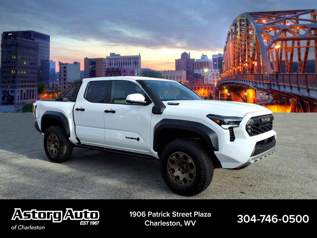 2025 Toyota Tacoma Trailhunter's photo