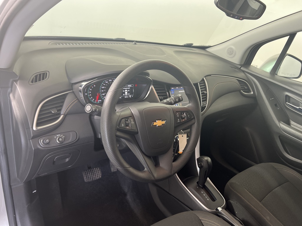 2022 Chevrolet Trax LS photo 11