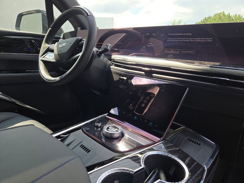 2026 Cadillac Escalade IQ Luxury photo 8