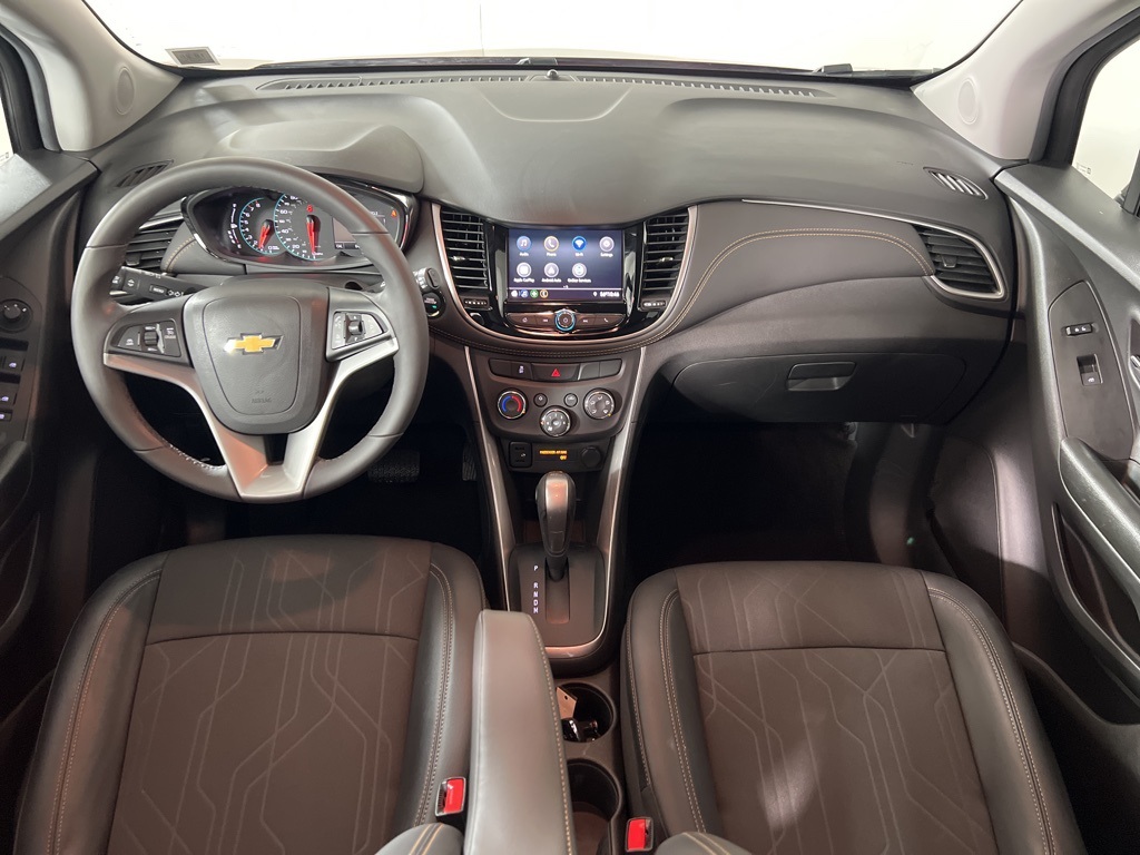 2022 Chevrolet Trax LT photo 2