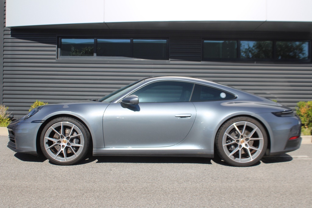 2025 Porsche 911 T Coupe photo 2