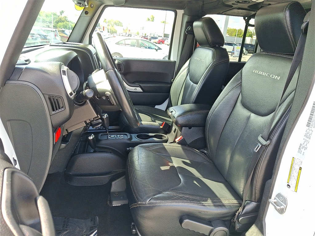 2016 Jeep Wrangler Unlimited Rubicon photo 14