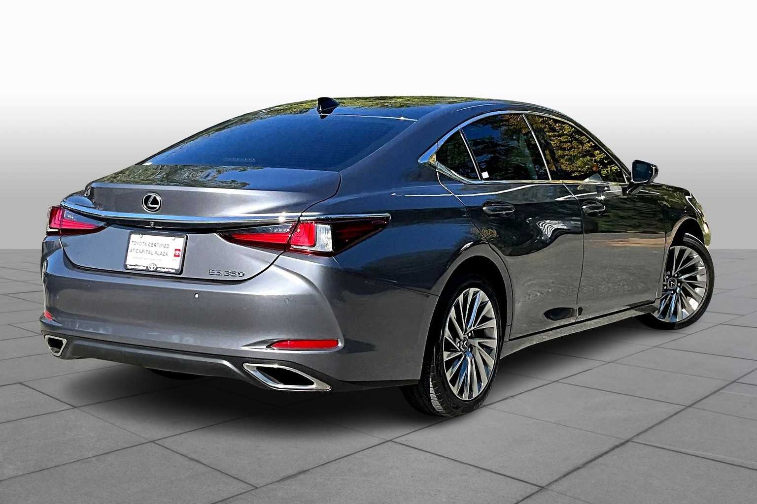 2019 Lexus ES Luxury photo 12