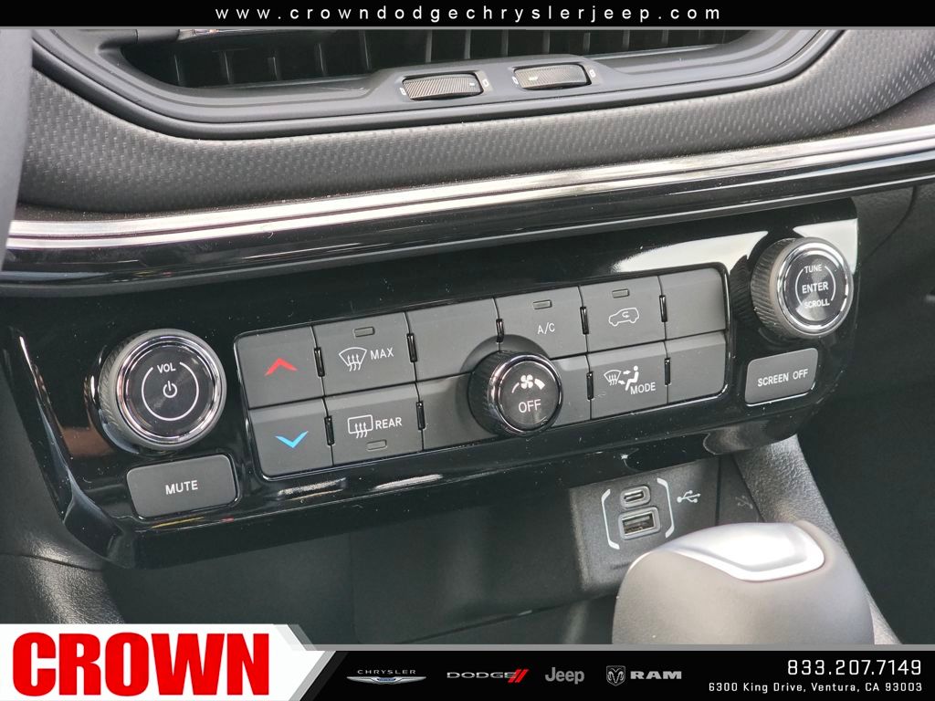 2026 Jeep Compass Latitude Altitude photo 18