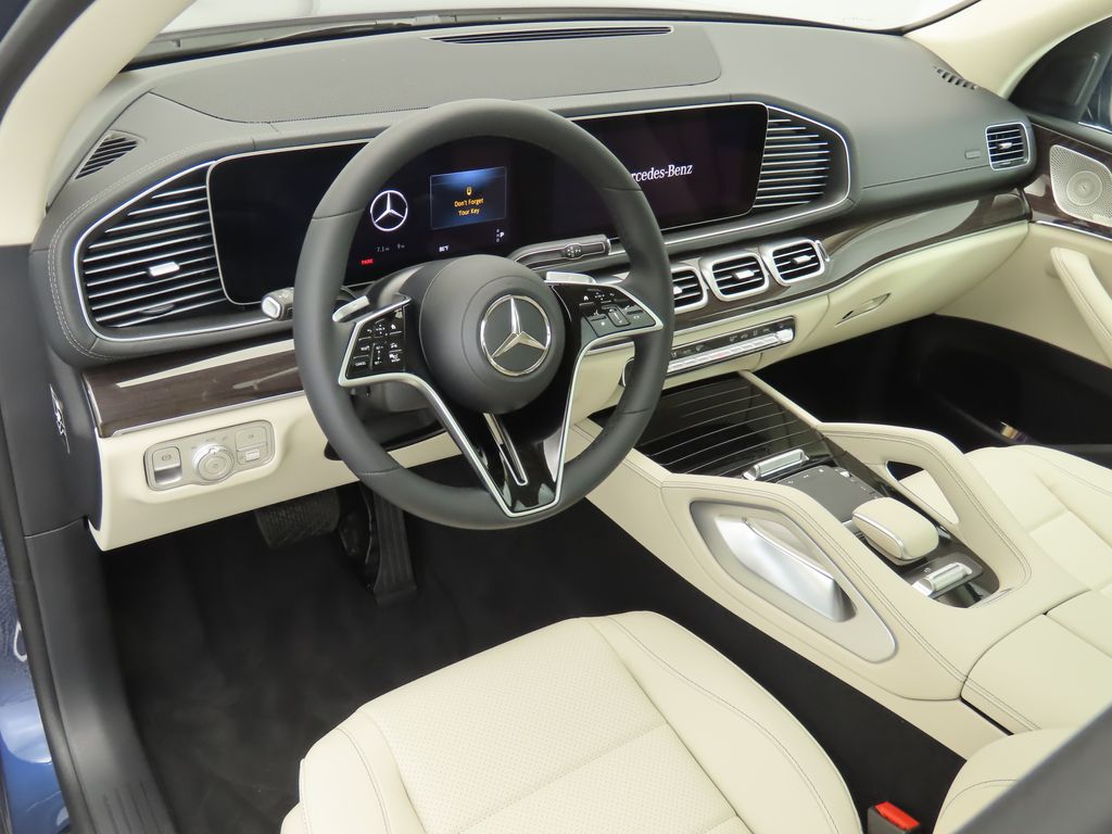 2026 Mercedes Benz GLS 450 4MATIC photo 9