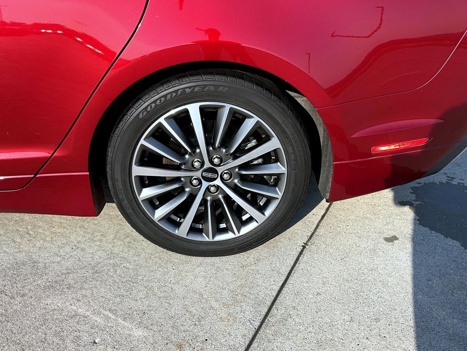 2018 Lincoln MKZ Hybrid Premiere photo 21