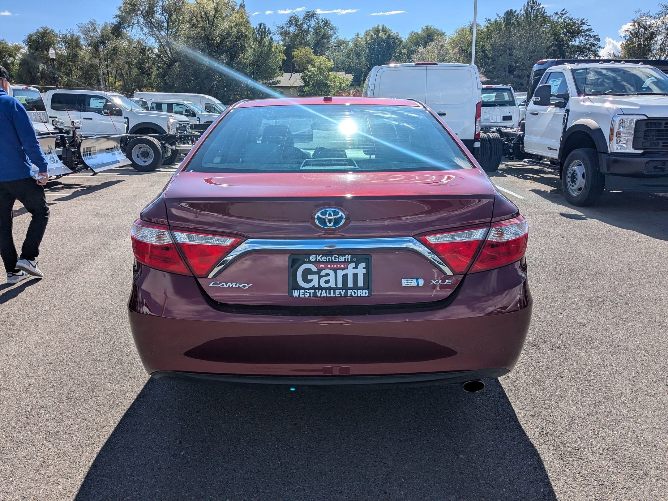 2015 Toyota Camry Hybrid LE photo 4