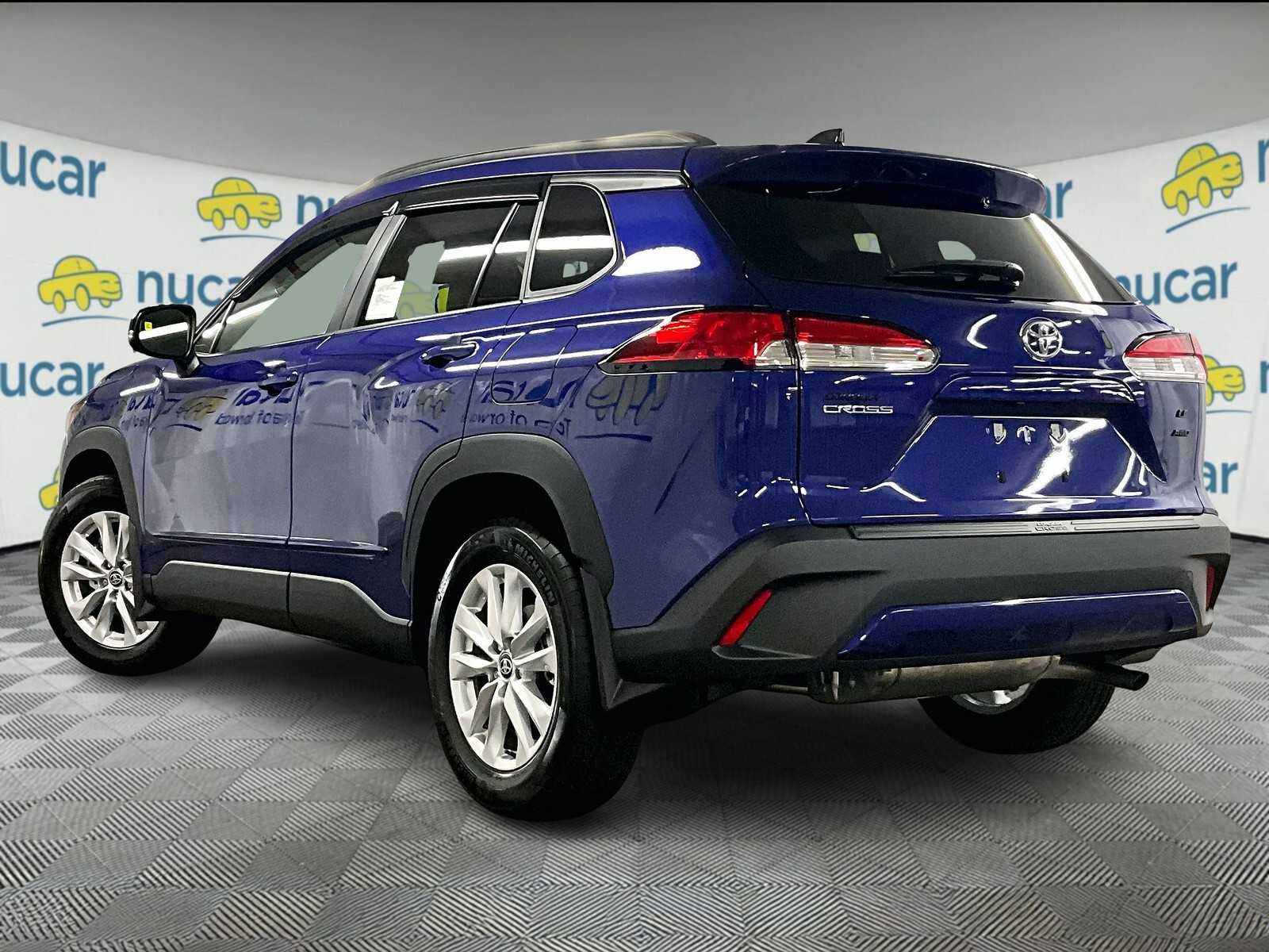 2025 Toyota Corolla Cross LE photo 4