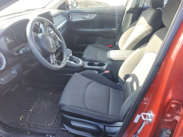2023 Kia Forte LXS photo 3