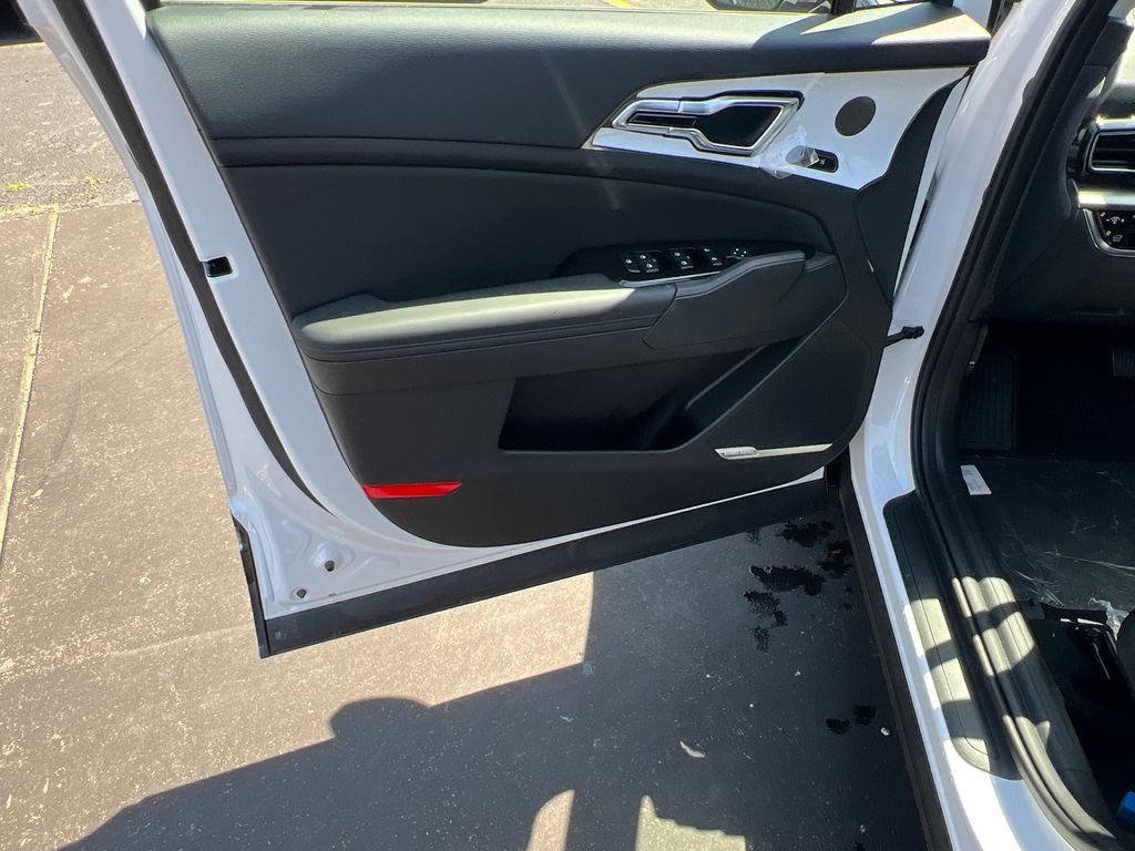 2025 Kia Sportage SX photo 10