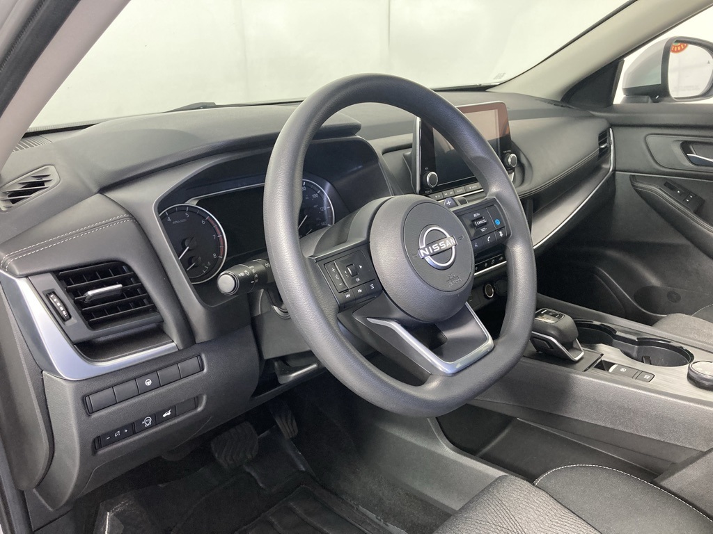 2024 Nissan Rogue SV photo 12